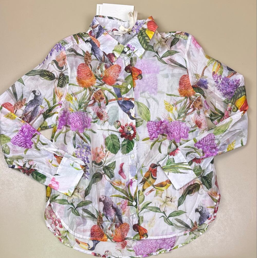 Lucky & Coco Women’s M Floral Bird Print Button Down Shirt Blouse NWT